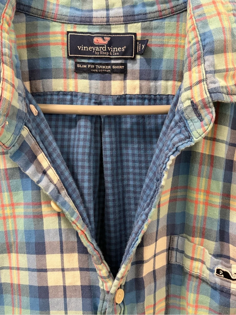 Vineyard Vines casual button